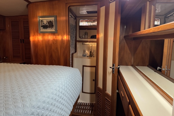 Adagio 37ft President Yacht For Sale