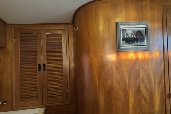 President 37 Sundeck Yacht For Sale