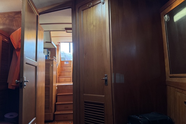Adagio 37ft President Yacht For Sale