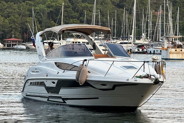 29ft Bayliner Yacht For Sale