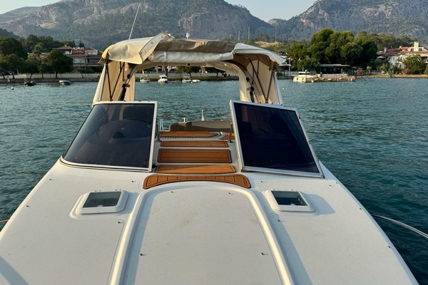 29ft Bayliner Yacht For Sale