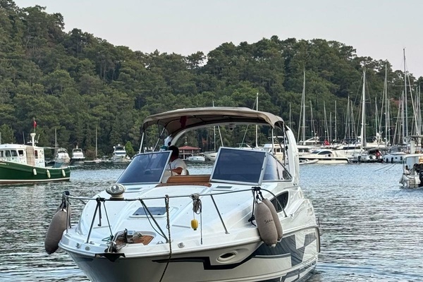 29ft Bayliner Yacht For Sale