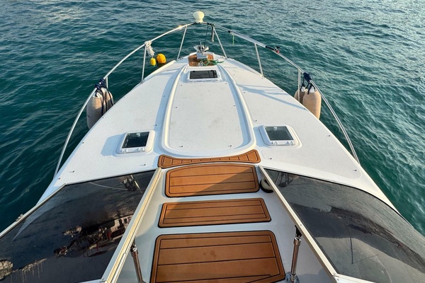 29ft Bayliner Yacht For Sale