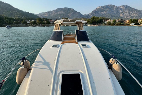 29ft Bayliner Yacht For Sale