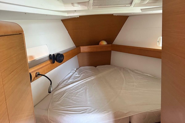 40ft Jeanneau Yacht For Sale