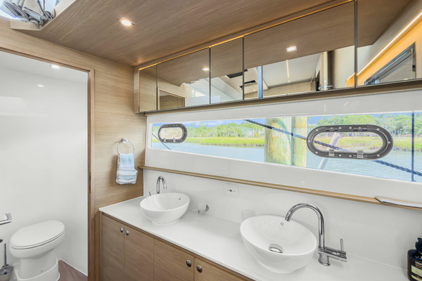 Aquila 54 Yacht Yacht For Sale