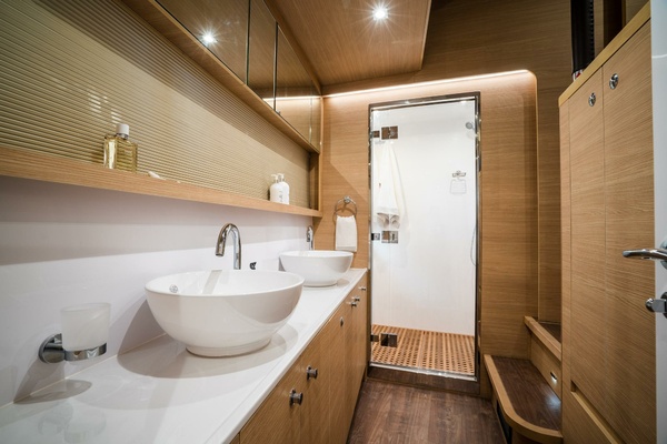 54ft Aquila Yacht For Sale
