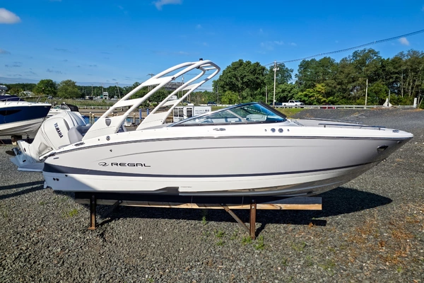 24-ft-Regal-2027-LX4- Sea Bright New Jersey United States  yacht for sale