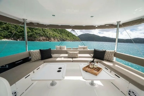 Bali 5.4 Yacht For Sale