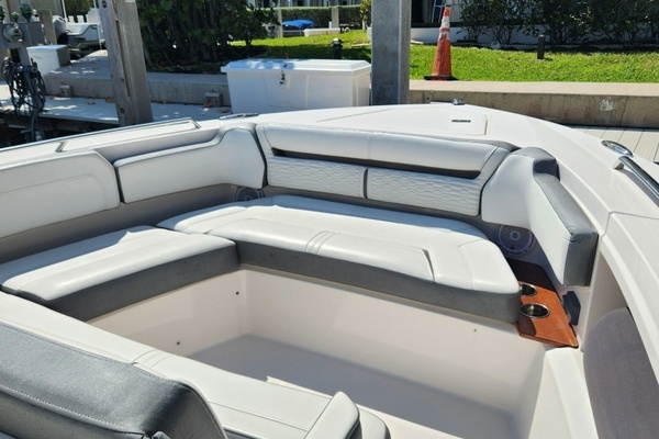 2019 Tiara Yachts 38