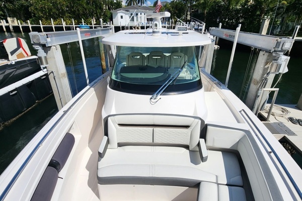 2019 Tiara Yachts 38