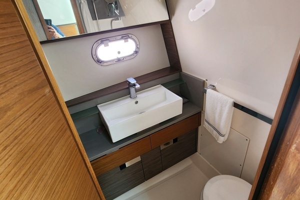 2019 Tiara Yachts 38
