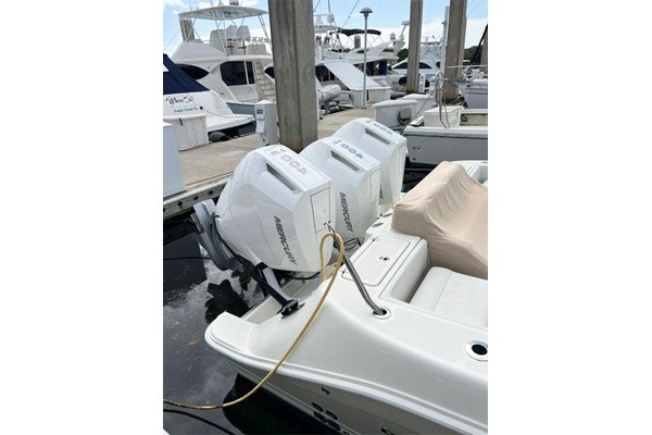 Gyn Tonic 39ft HCB Yacht For Sale