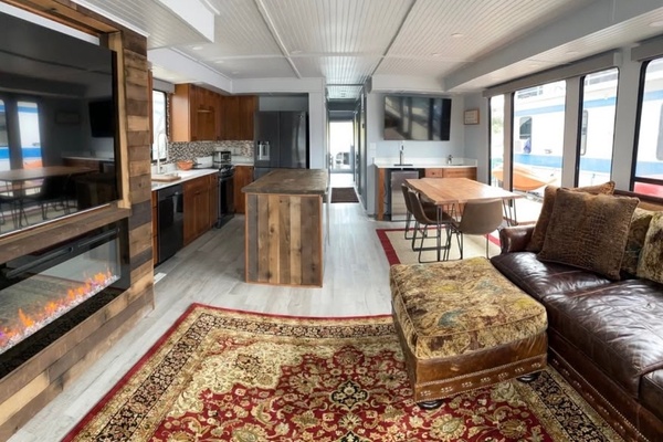 77ft Sumerset Yacht For Sale