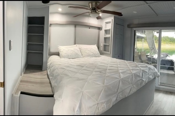 77ft Sumerset Yacht For Sale