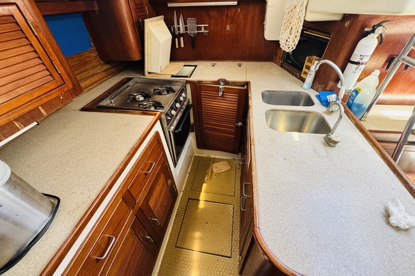 Serenity 45ft Catalina Yacht For Sale