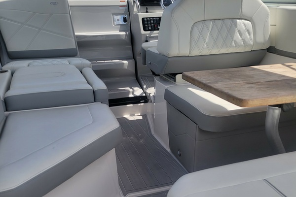 27ft Regal Yacht For Sale
