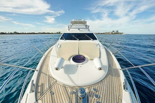 Azimut 60 Flybridge Yacht For Sale