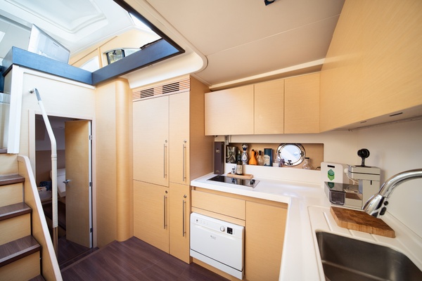 AQUA 47ft Beneteau Yacht For Sale