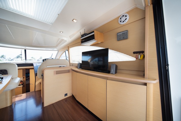 AQUA 47ft Beneteau Yacht For Sale