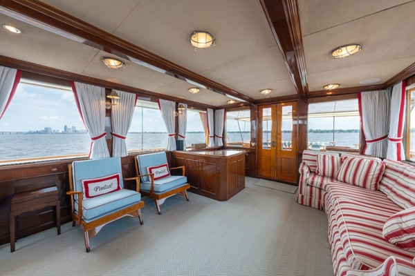 PINTAIL 84ft Trumpy Yacht For Sale