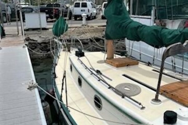 TALARIA 30ft Custom Yacht For Sale
