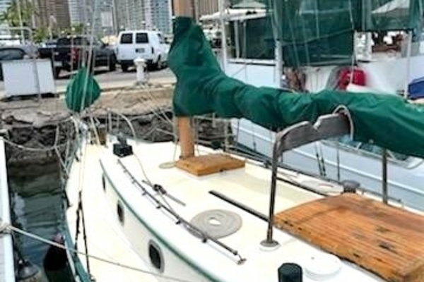 TALARIA 30ft Custom Yacht For Sale