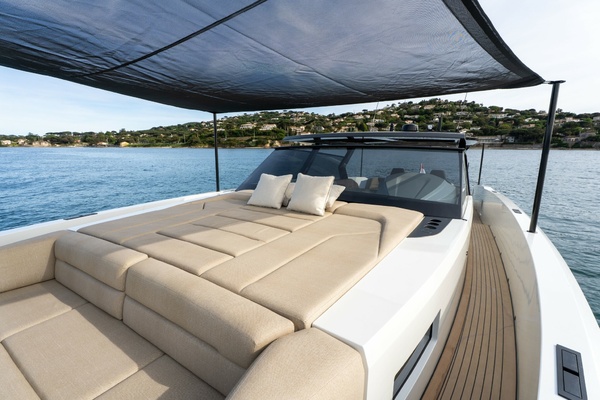 ELEVEN 56ft Vanquish Yachts Yacht For Sale