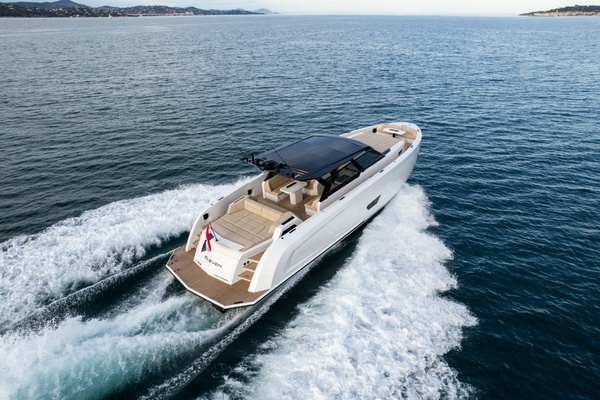 ELEVEN 56ft Vanquish Yachts Yacht For Sale