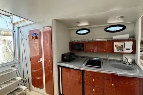 33ft Wellcraft Yacht For Sale