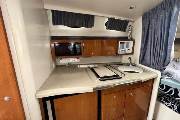 33ft Wellcraft Yacht For Sale