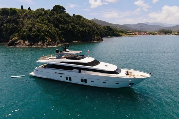 96-ft-Sanlorenzo-2016-SL96-Muma Cancun  Mexico  yacht for sale