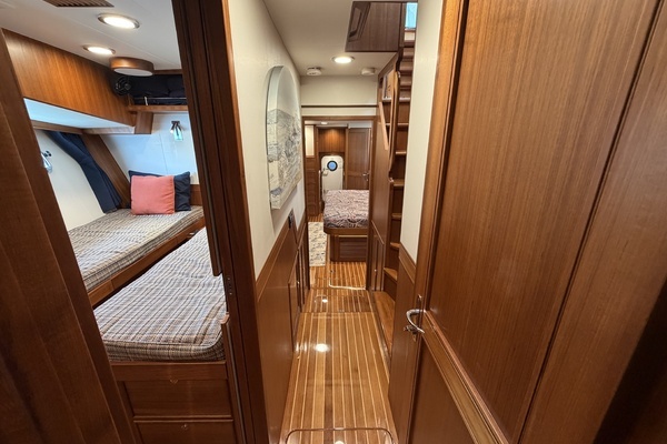 Marlow Explorer 53E Yacht For Sale