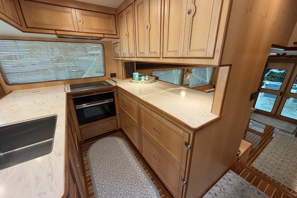 LADY V 53ft Marlow Yacht For Sale