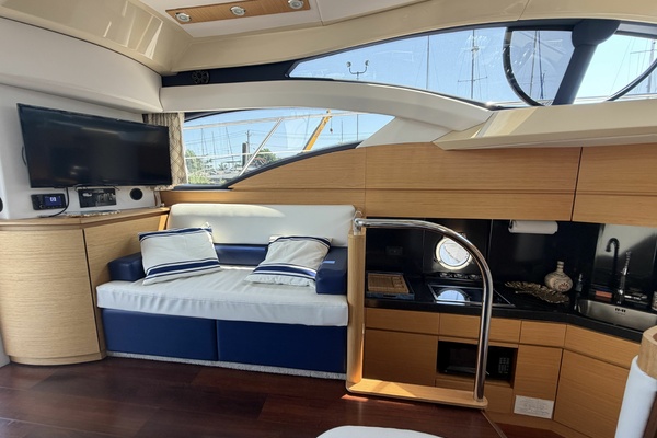 43ft Azimut Yacht For Sale