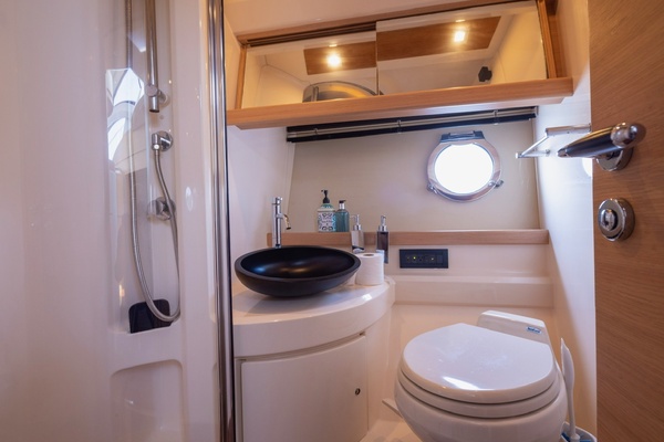 43ft Azimut Yacht For Sale