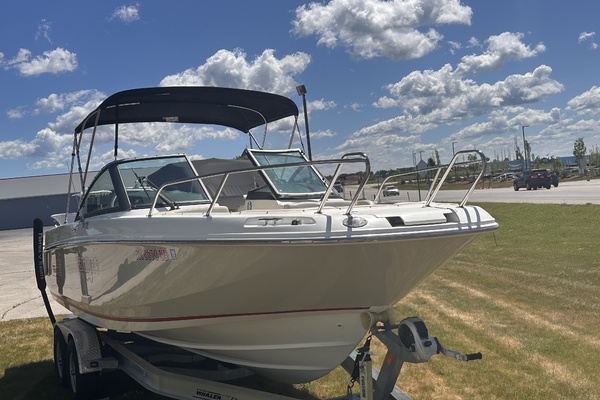 Paradocs 23ft Boston Whaler Yacht For Sale