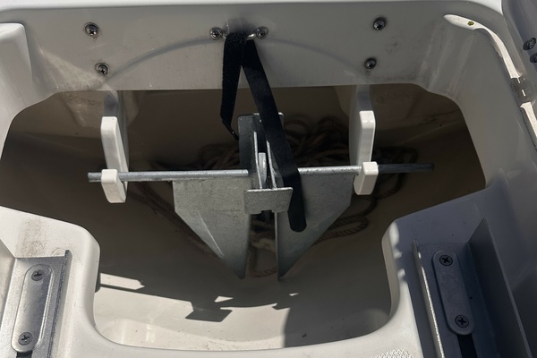 Paradocs 23ft Boston Whaler Yacht For Sale