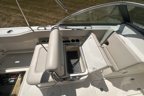 Paradocs 23ft Boston Whaler Yacht For Sale