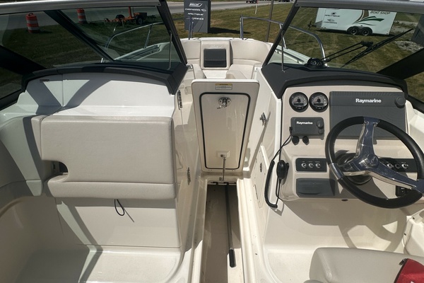 Paradocs 23ft Boston Whaler Yacht For Sale