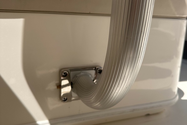 Paradocs 23ft Boston Whaler Yacht For Sale