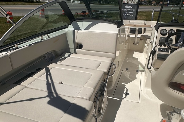 Paradocs 23ft Boston Whaler Yacht For Sale