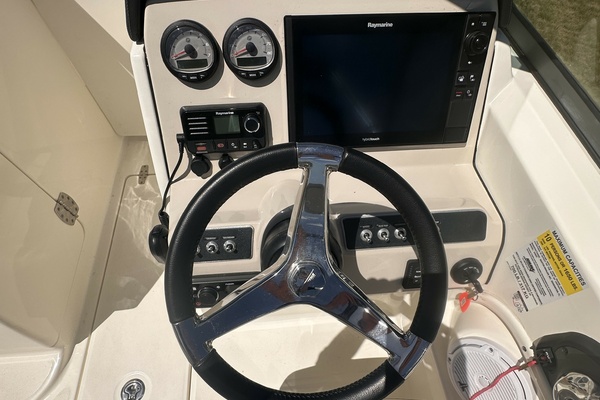 Paradocs 23ft Boston Whaler Yacht For Sale