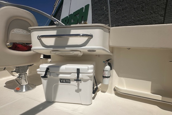 Paradocs 23ft Boston Whaler Yacht For Sale