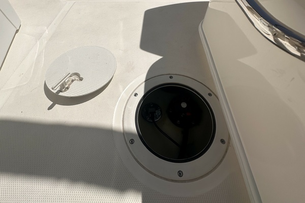 Paradocs 23ft Boston Whaler Yacht For Sale
