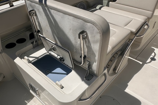 Paradocs 23ft Boston Whaler Yacht For Sale