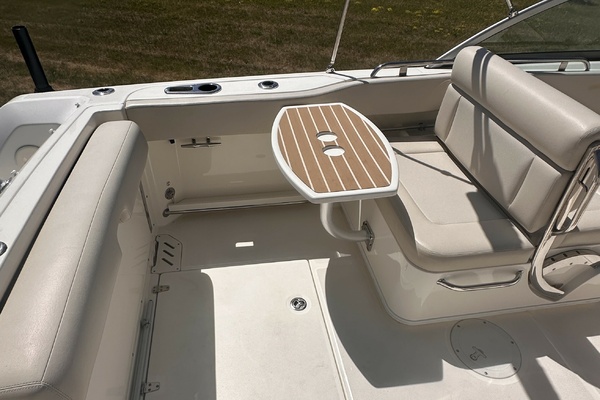 Paradocs 23ft Boston Whaler Yacht For Sale
