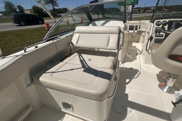 Paradocs 23ft Boston Whaler Yacht For Sale