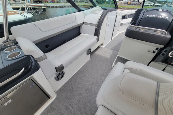 35ft Formula Yacht For Sale
