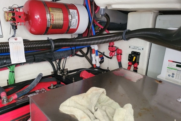 Formula 350 Crossover Bowrider Yacht For Sale